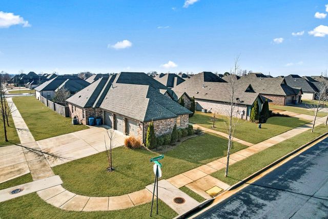 3001 SW Satinwood Avenue, Bentonville, AR 72713