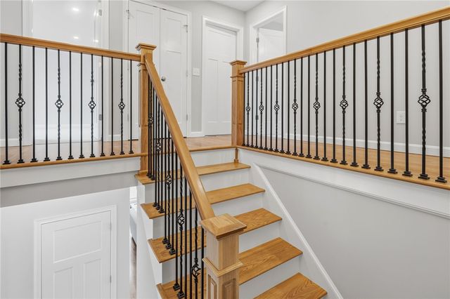 33 Cassidy Trail, Coventry, RI 02816