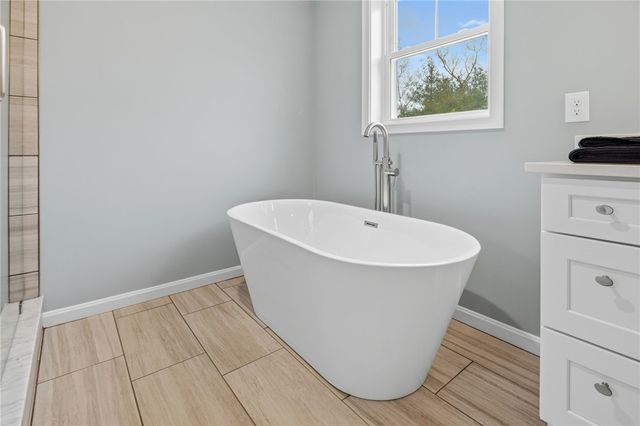 33 Cassidy Trail, Coventry, RI 02816