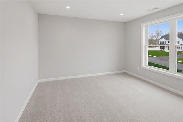 33 Cassidy Trail, Coventry, RI 02816