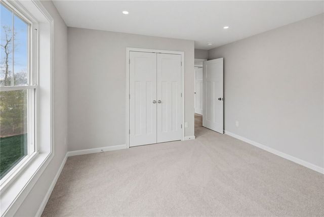 33 Cassidy Trail, Coventry, RI 02816