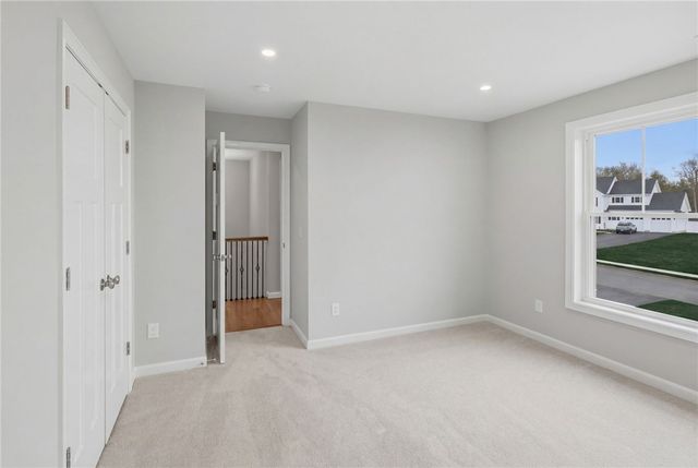 33 Cassidy Trail, Coventry, RI 02816