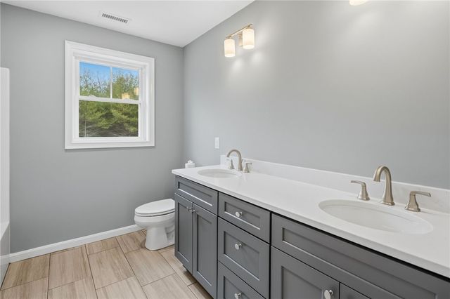 33 Cassidy Trail, Coventry, RI 02816