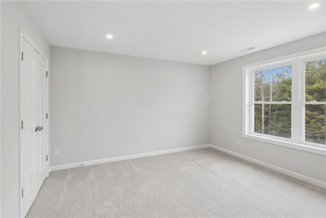 33 Cassidy Trail, Coventry, RI 02816