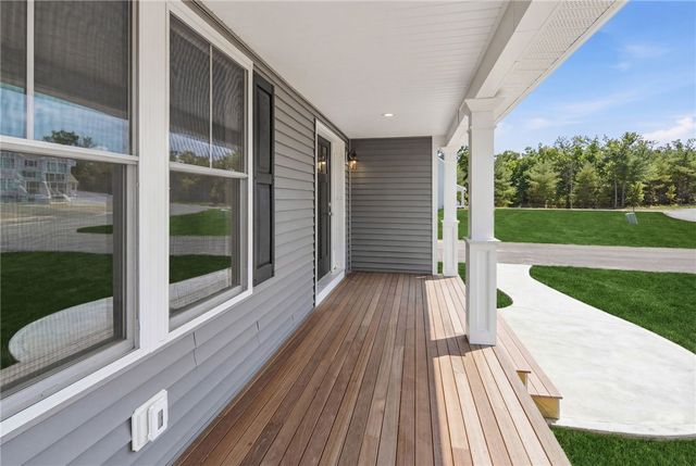 33 Cassidy Trail, Coventry, RI 02816