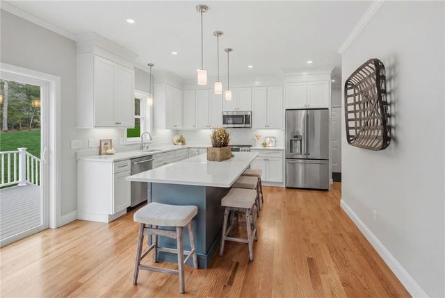 33 Cassidy Trail, Coventry, RI 02816