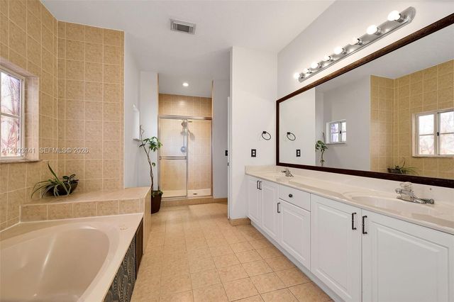 1350 NE 42nd Ave, Homestead, FL 33033