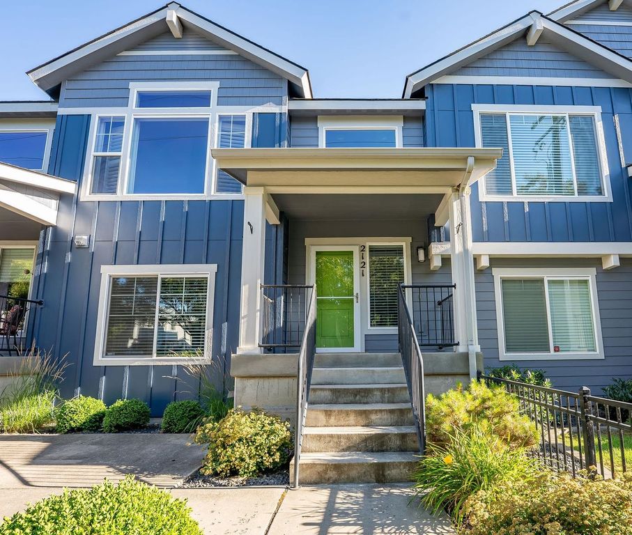 2121 W Bridge Ave, Spokane, WA 99201