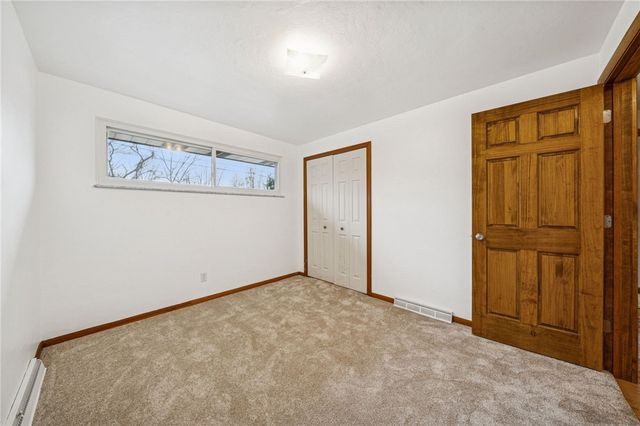 101 Stanton Dr, New Stanton, PA 15672