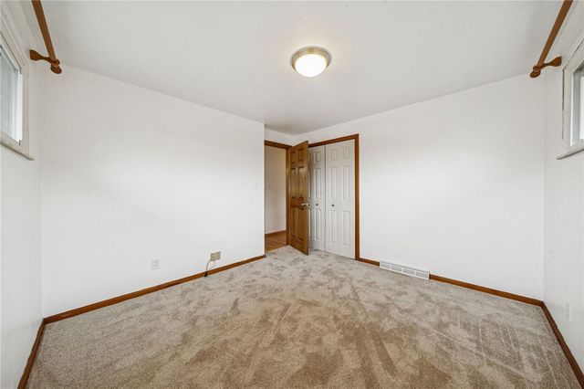 101 Stanton Dr, New Stanton, PA 15672