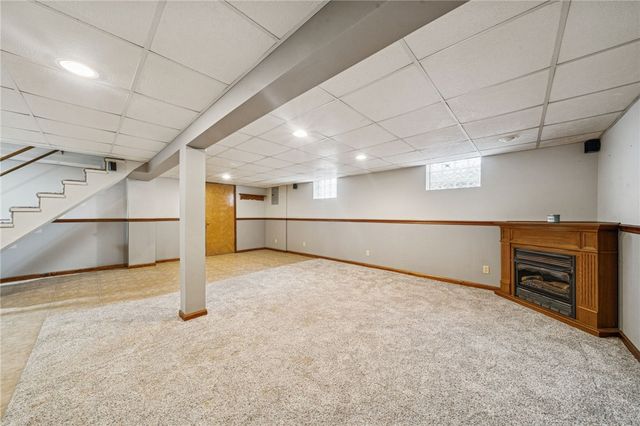 101 Stanton Dr, New Stanton, PA 15672