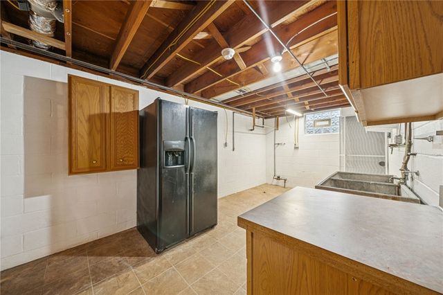 101 Stanton Dr, New Stanton, PA 15672