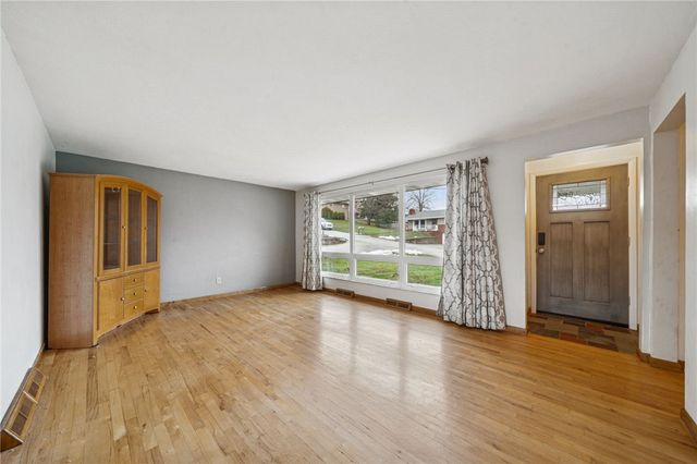 101 Stanton Dr, New Stanton, PA 15672