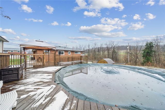 101 Stanton Dr, New Stanton, PA 15672