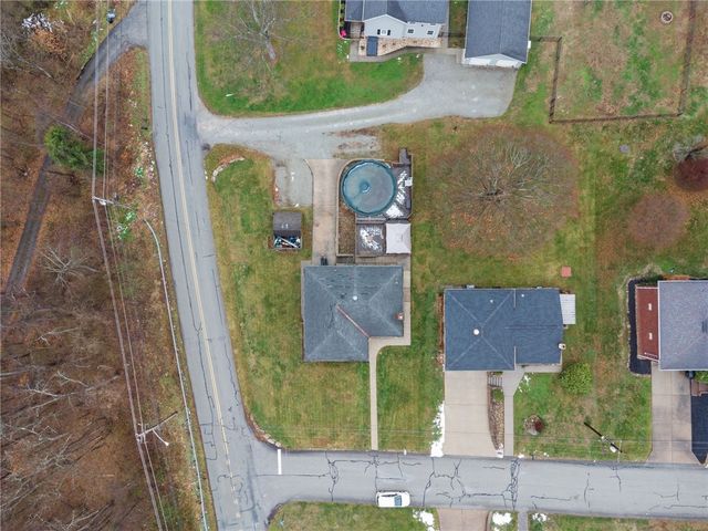 101 Stanton Dr, New Stanton, PA 15672