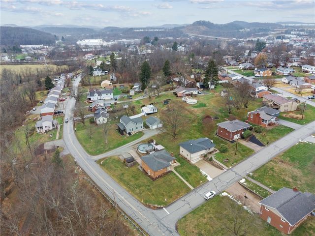 101 Stanton Dr, New Stanton, PA 15672