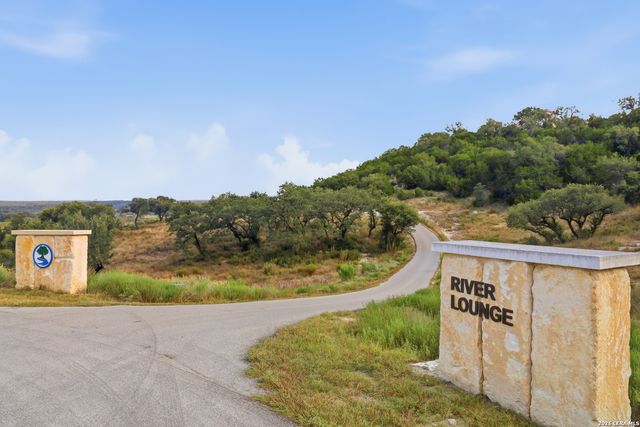 1648 Noble Trl, Canyon Lake, TX 78133