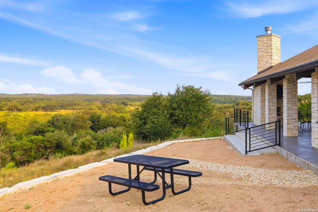 1648 Noble Trl, Canyon Lake, TX 78133