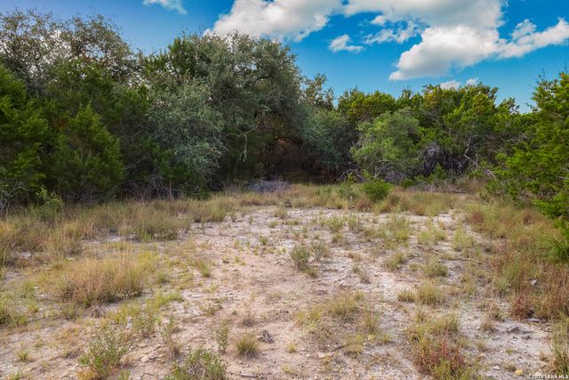 1648 Noble Trl, Canyon Lake, TX 78133