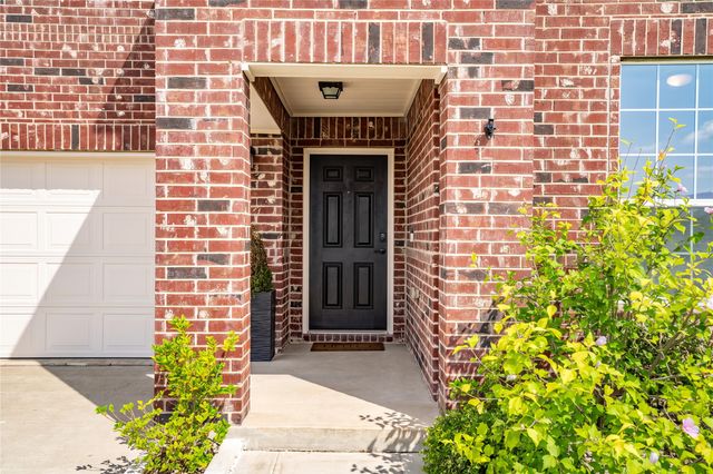 1918 Trace Drive, Aubrey, TX 76227