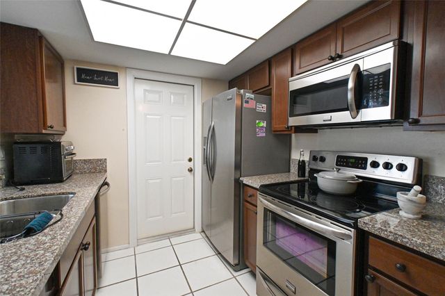 2741 W Golf Boulevard, Pompano Beach, FL 33064