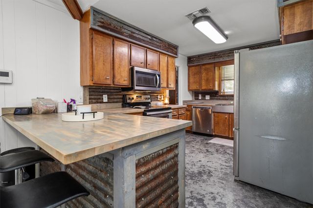 419 Trailwood Circle, Lufkin, TX 75904