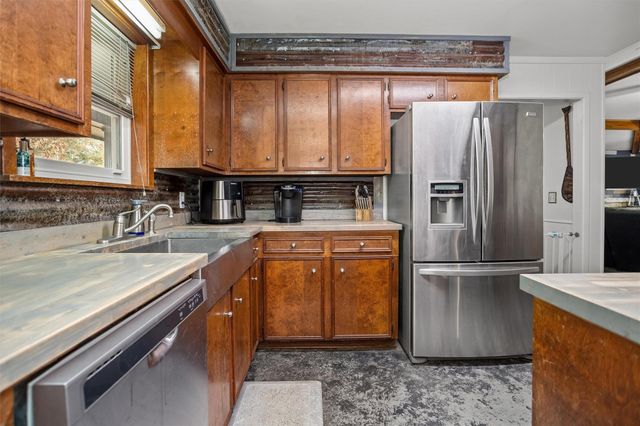 419 Trailwood Circle, Lufkin, TX 75904