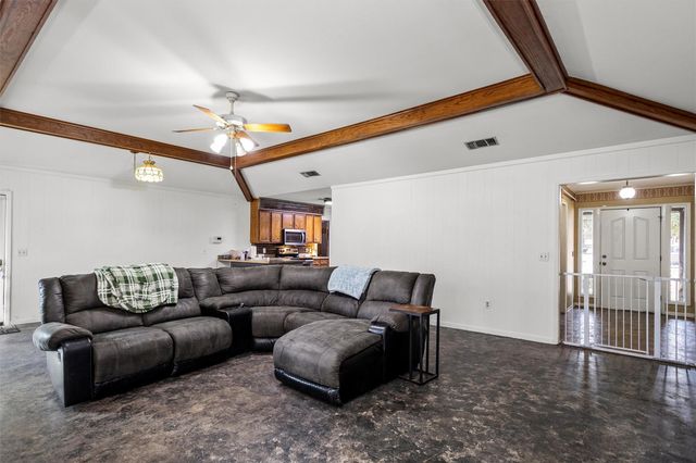 419 Trailwood Circle, Lufkin, TX 75904