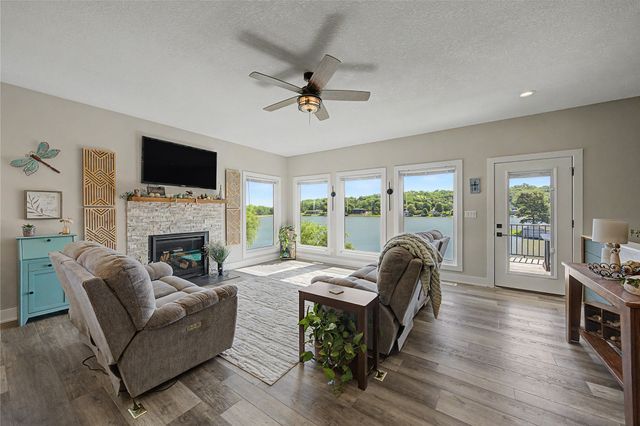 8109 Oak Ridge Drive, Dexter, IA 50070