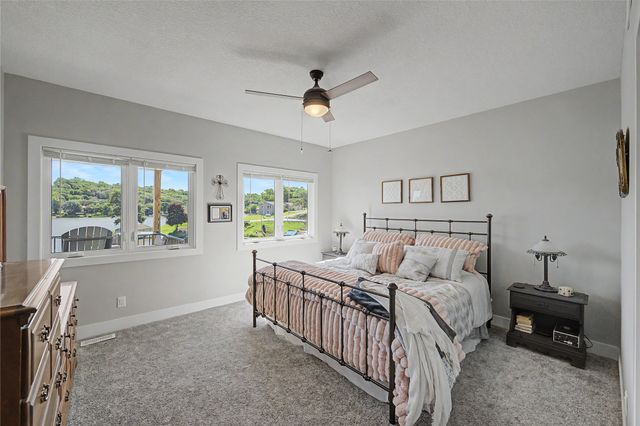 8109 Oak Ridge Drive, Dexter, IA 50070