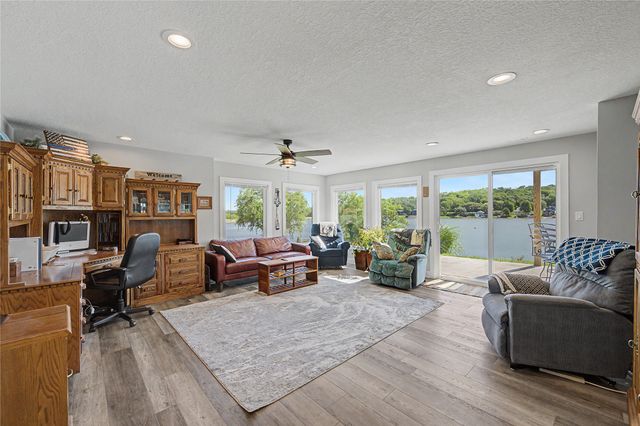 8109 Oak Ridge Drive, Dexter, IA 50070