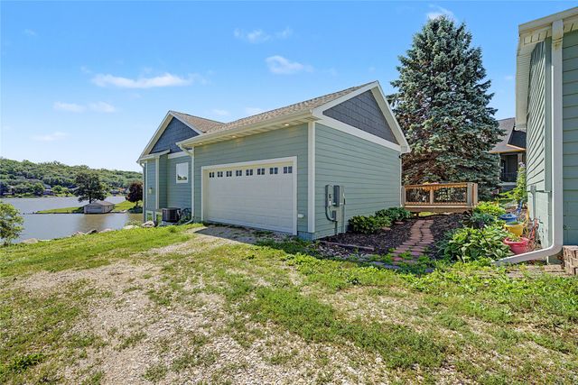 8109 Oak Ridge Drive, Dexter, IA 50070