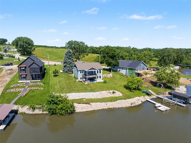 8109 Oak Ridge Drive, Dexter, IA 50070