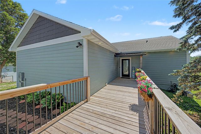 8109 Oak Ridge Drive, Dexter, IA 50070