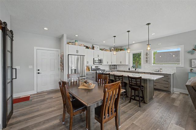 8109 Oak Ridge Drive, Dexter, IA 50070