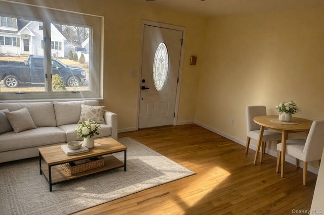 31 Walnut Avenue, Patchogue, NY 11772