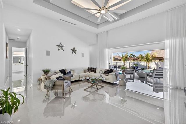 523 SW 23rd ST, Cape Coral, FL 33991