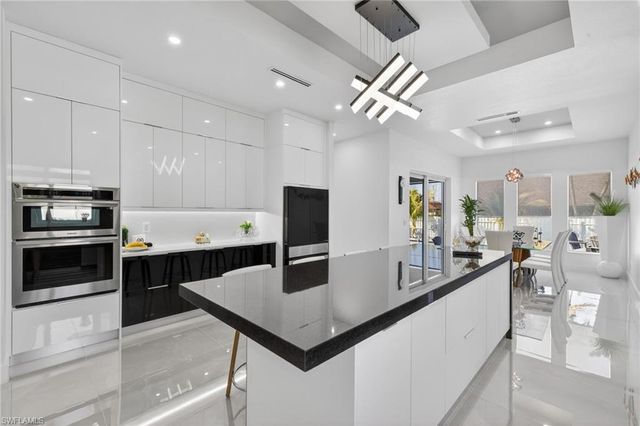 523 SW 23rd ST, Cape Coral, FL 33991