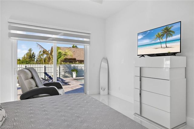 523 SW 23rd ST, Cape Coral, FL 33991