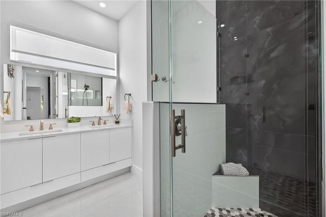 523 SW 23rd ST, Cape Coral, FL 33991