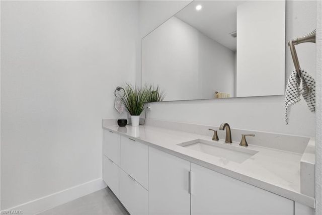 523 SW 23rd ST, Cape Coral, FL 33991