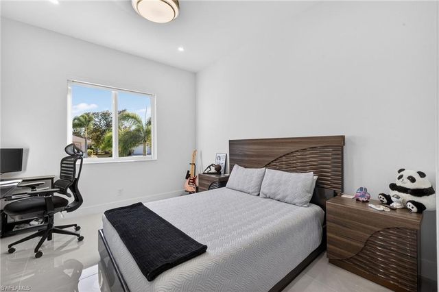 523 SW 23rd ST, Cape Coral, FL 33991