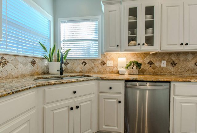 2015 Sawgrass Dr, Little Rock, AR 72212