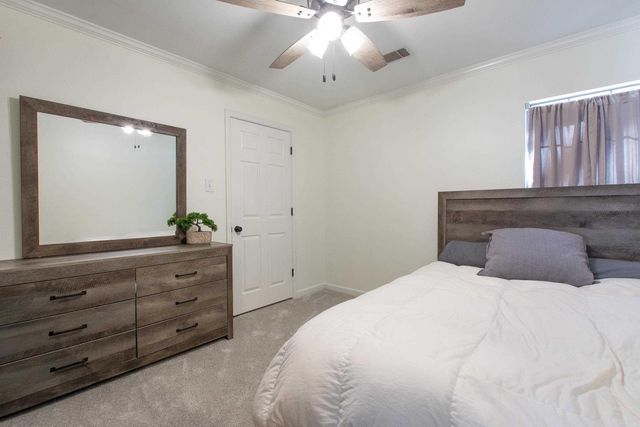 2015 Sawgrass Dr, Little Rock, AR 72212