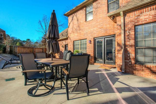 2015 Sawgrass Dr, Little Rock, AR 72212