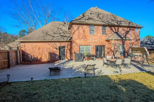 2015 Sawgrass Dr, Little Rock, AR 72212