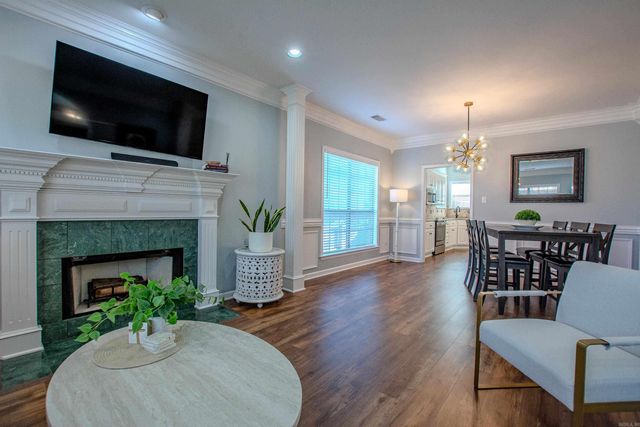 2015 Sawgrass Dr, Little Rock, AR 72212