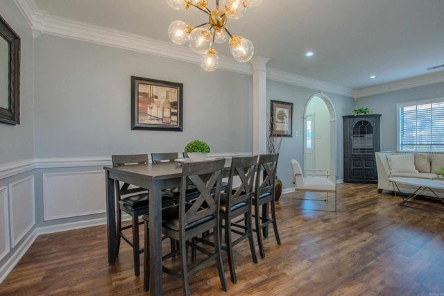 2015 Sawgrass Dr, Little Rock, AR 72212