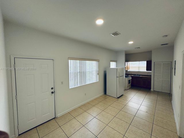 1330 NW 5th St 5, Miami, FL 33125