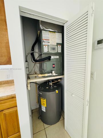 1330 NW 5th St 5, Miami, FL 33125